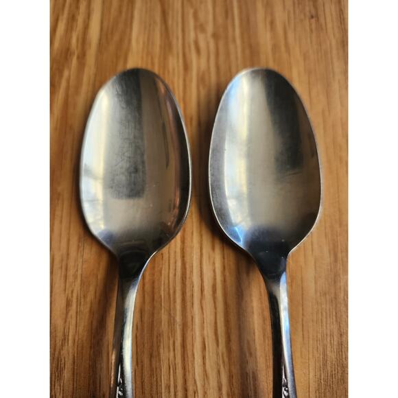 International Silver Petal Lane Stainless Oval Soup Spoons Set of 2 USA Vtg 7" - Picture 4 of 7